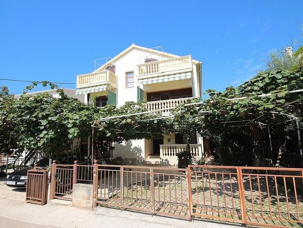 Exterior - Comfortable apartment, close to the beach (Zadar)