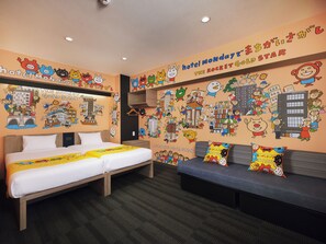 Room, Non Smoking (Spot the Difference Room) | Peti besi dalam bilik, meja, seterika/papan seterika, Wi-fi percuma 