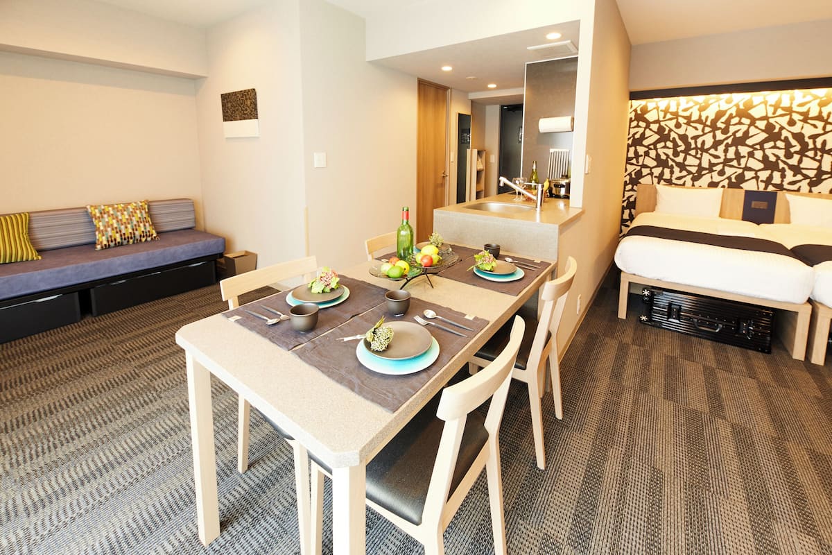 Rom, ikke-røyk (Spot the Difference Room) | Safe på rommet, skrivebord, strykejern/-brett og wi-fi (inkludert)