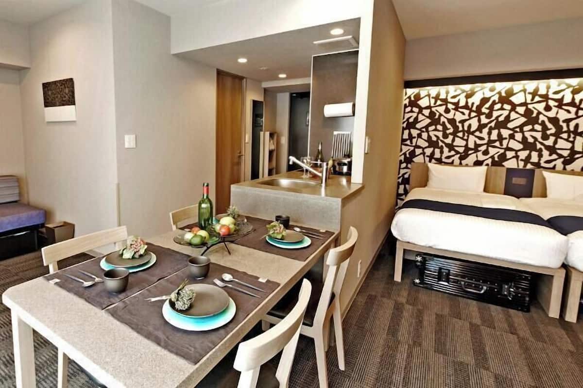 Chambre, non-fumeur (Spot the Difference Room)