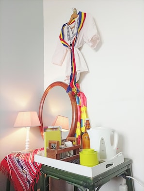 Book A Rest - Traditional Double Room | Laptop workspace, soundproofing, free WiFi, bed sheets - Longjumeau Chambres d'Hôtes - Book A Rest Paris (Longjumeau)