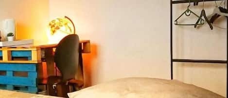 Business Double Room | Laptop workspace, soundproofing, free WiFi, bed sheets