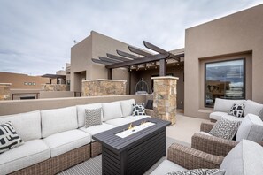 ทาวน์โฮม, หลายเตียง (Red Rock Oasis) | ระเบียง