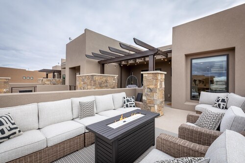 Red Rock Oasis
