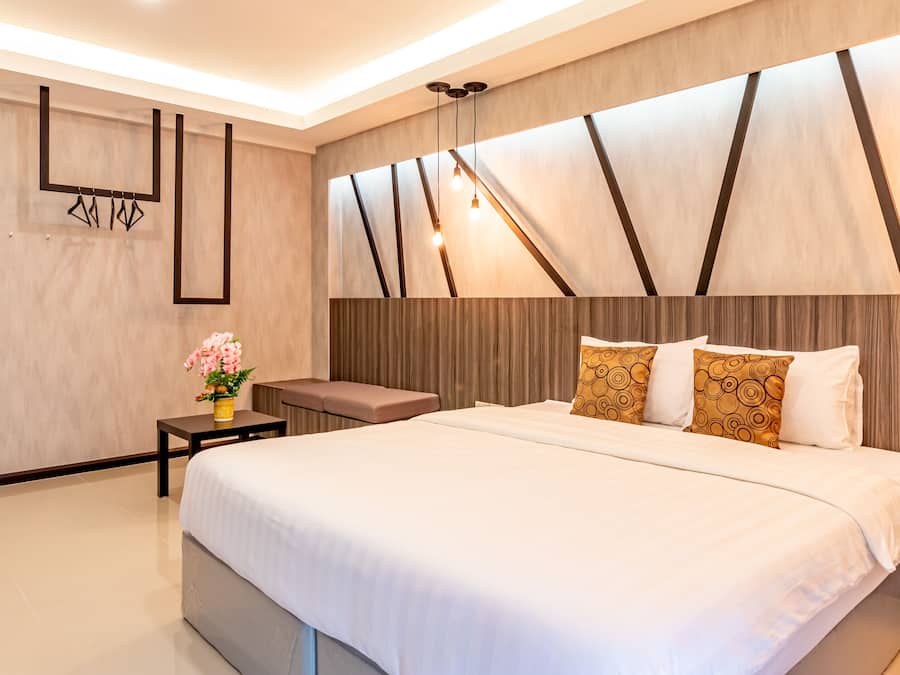 Suíte, 1 cama King e sofá-cama | Escrivaninha, Wi-Fi de cortesia, roupa de cama