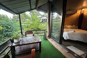 Tent for 2 Adults with AC | Terrace/patio - Baansuan Chomchun (Mae Taeng)