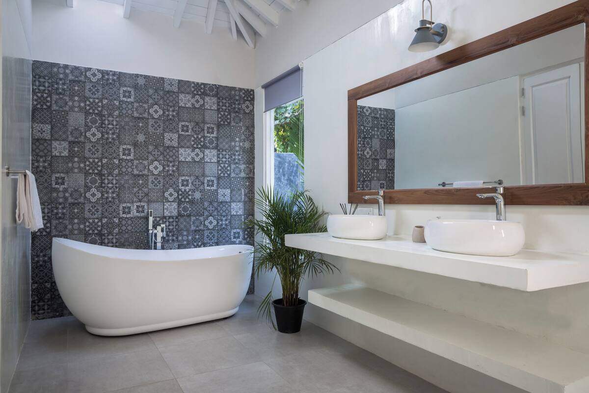 Villa, 3 Bedrooms, Poolside | Bathroom | Shower, rainfall showerhead, free toiletries, hair dryer