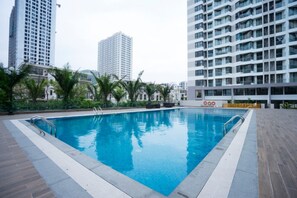 Indoor pool, outdoor pool - Modern apartment in the center of Ha Long (H Long)