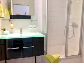Shower, hair dryer, towels, soap - Holiday starfish (Bodman-Ludwigshafen)