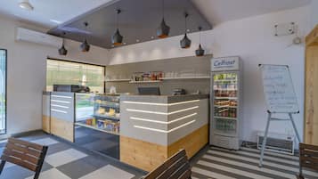 Coffee shop