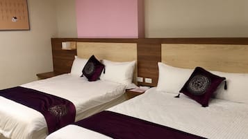 Standard Quadruple Room | Blackout curtains, free WiFi, bed sheets