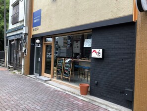Property entrance - Asakusa Hotel 302 (Tokyo)