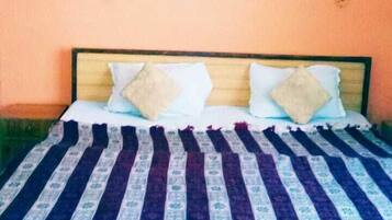 1 bedroom, individually furnished, free WiFi, bed sheets