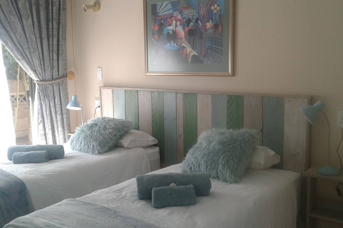 Habitación | 1 dormitorio, escritorio, espacio para trabajar con un portátil