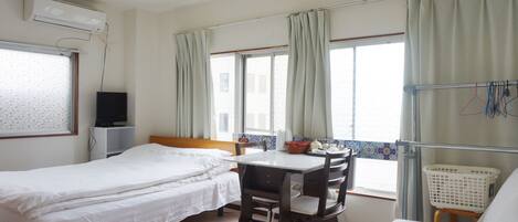 Room (401)