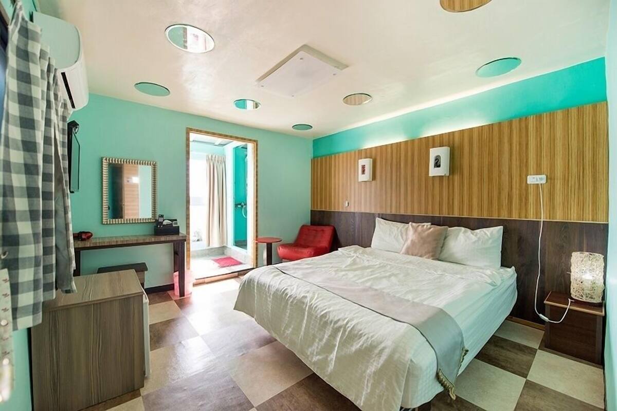 Habitación doble | Escritorio, cortinas blackout, wifi gratis y ropa de cama