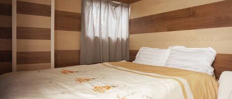 Room (402)