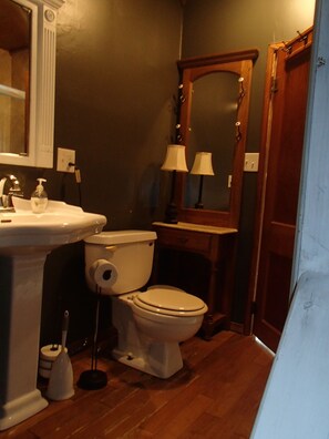 Combinazione doccia/vasca, vasca idromassaggio, asciugamani