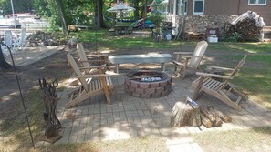 BBQ/picnic area - The Lakes of Waupaca (Waupaca)