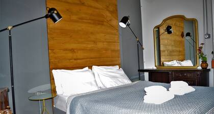 Rooftop Balat Rooms & Apartments
