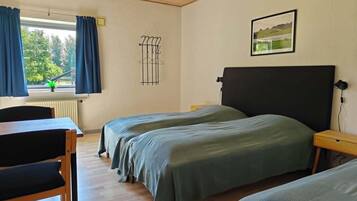 Muebles diferentes, tabla de planchar con plancha y wifi gratis