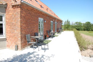 Dobbeltværelse med terrasse - med mulighed for tilkøb af en ekstra opredning - kæledyr ikke tilladt | Exterior