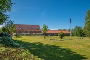 Dobbeltværelse med terrasse - kæledyr ikke tilladt | Vue sur le jardin