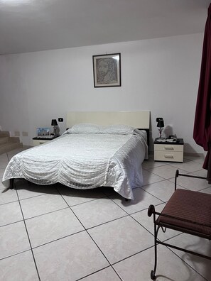 1 chambre, fer et planche Ă repasser, Wi-Fi, draps fournis