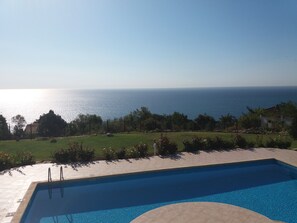 Pool - Къща за гости Розариум (Varna)