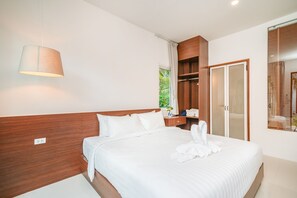 Deluxe Jacuzzi Villa | Free minibar items, in-room safe, desk, blackout drapes - Resto Sea Resort (Bang Saphan)