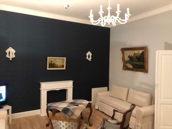 Immagine non classificata, 1 di 9, pulsante