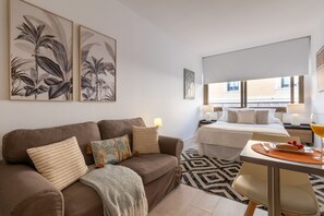 1 habitación, tabla de planchar con plancha, wifi y ropa de cama 