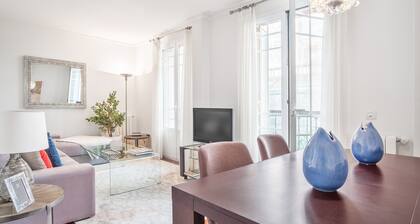 RETIRO VI - Two Bedroom Apartment, Sleeps 4