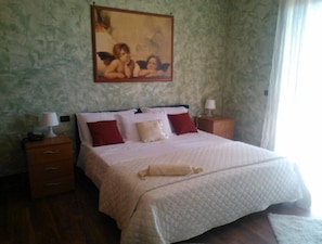 Desk, free WiFi, bed sheets