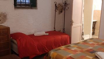 Classic Double Room | Desk