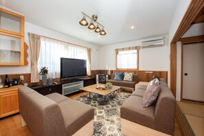 Interior - Sapporo Asahigaoka house (Sapporo)