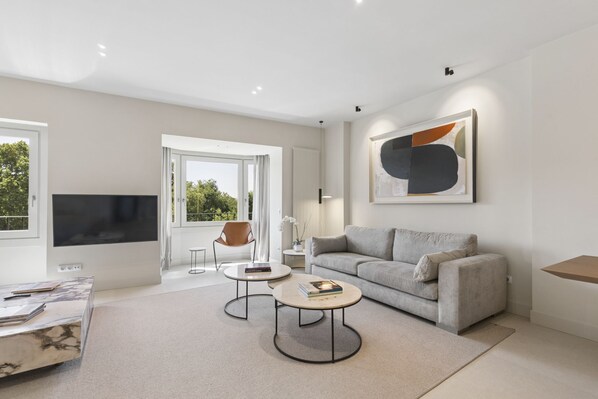 TV - Luxury 2-Bed Apartment in Alcalá, Madrid (Madrid)