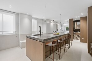Dining - Luxury 2-Bed Apartment in Alcalá, Madrid (Madrid)