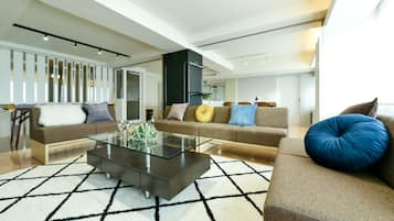 Condo | Living room | Flat-screen TV