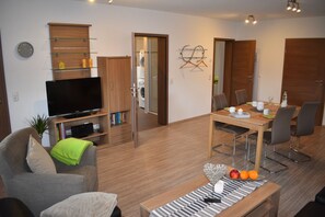 Tv, dvd-spelare och böcker