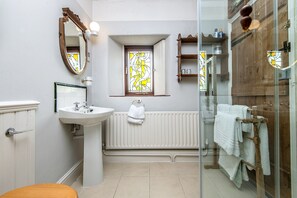 Bathroom - Beechenhill Farm (Ashbourne)