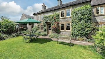 Cottage Romantique, vue colline | Vue sur le jardin