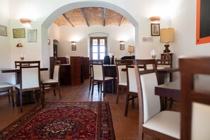 Free daily full breakfast