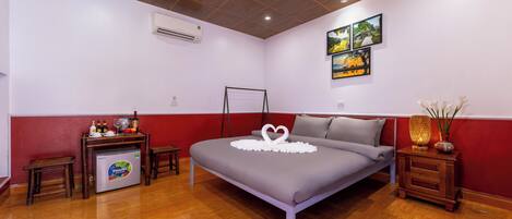 Habitación doble Deluxe | Ropa de cama de alta calidad, edredón, camas con pillow-top y minibar