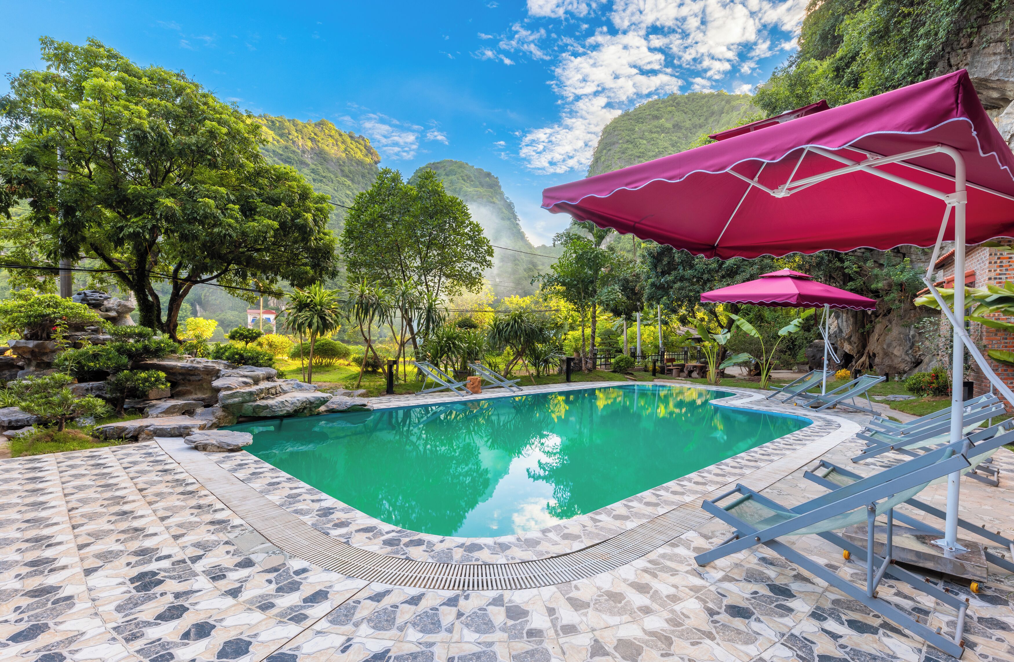 Außenpool, Liegestühle