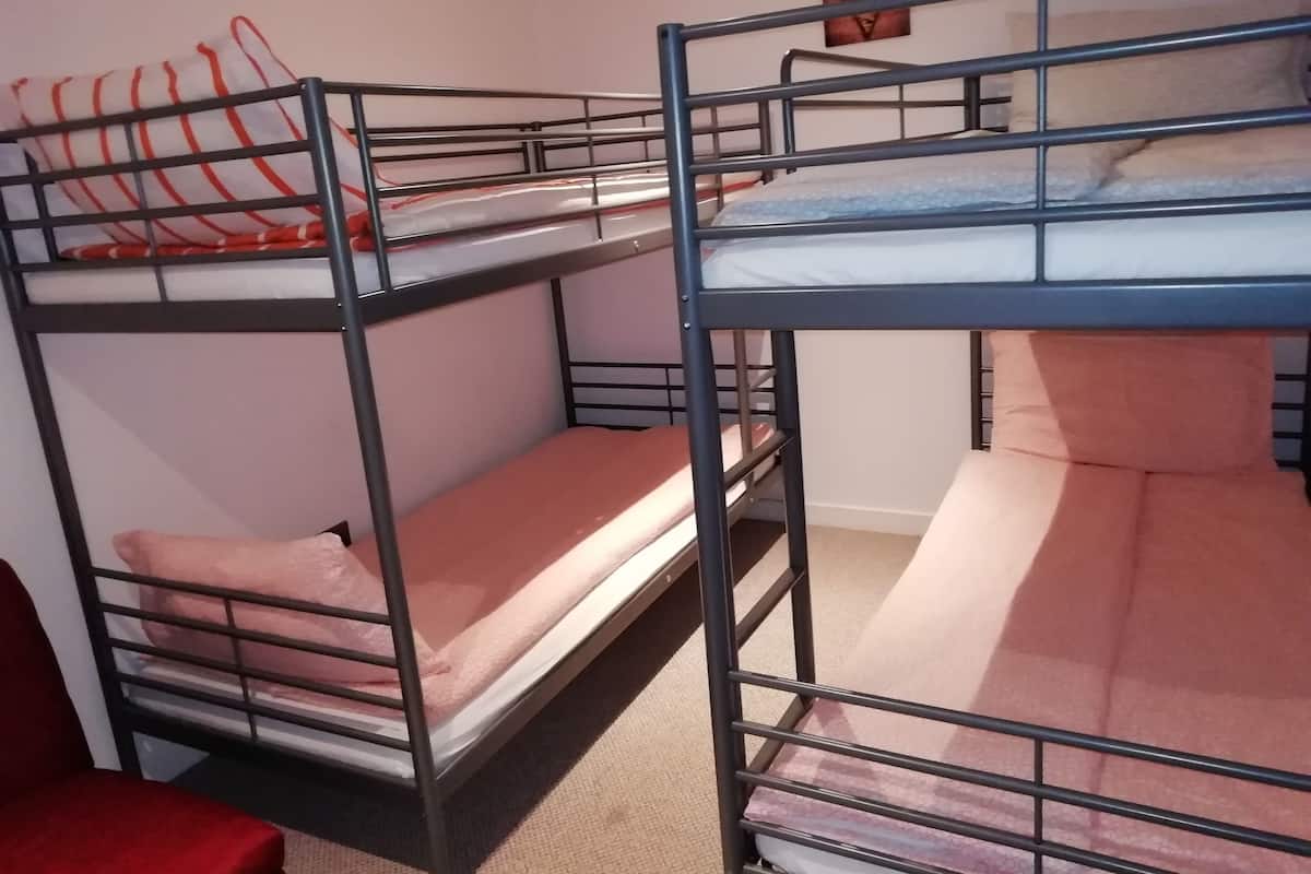 Shared Dormitory | Bed sheets