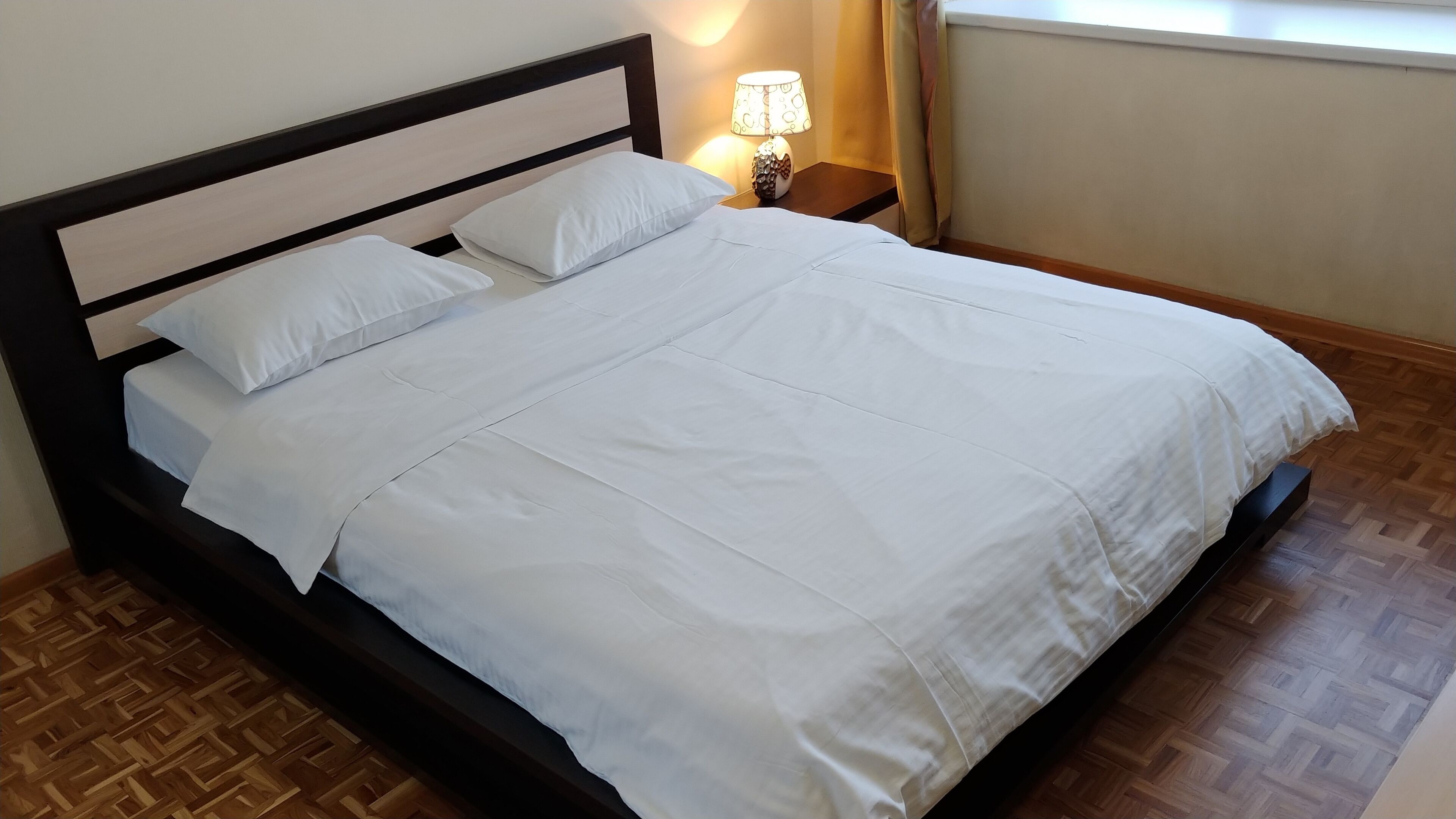 2 dormitorios, tabla de planchar con plancha, Internet y ropa de cama