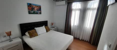1 bedroom, iron/ironing board, free WiFi, bed sheets