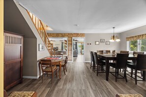 Dining - South Cove Sanctuary: Conesus Lake Fun - Near Letchworth State Park! (Conesus)