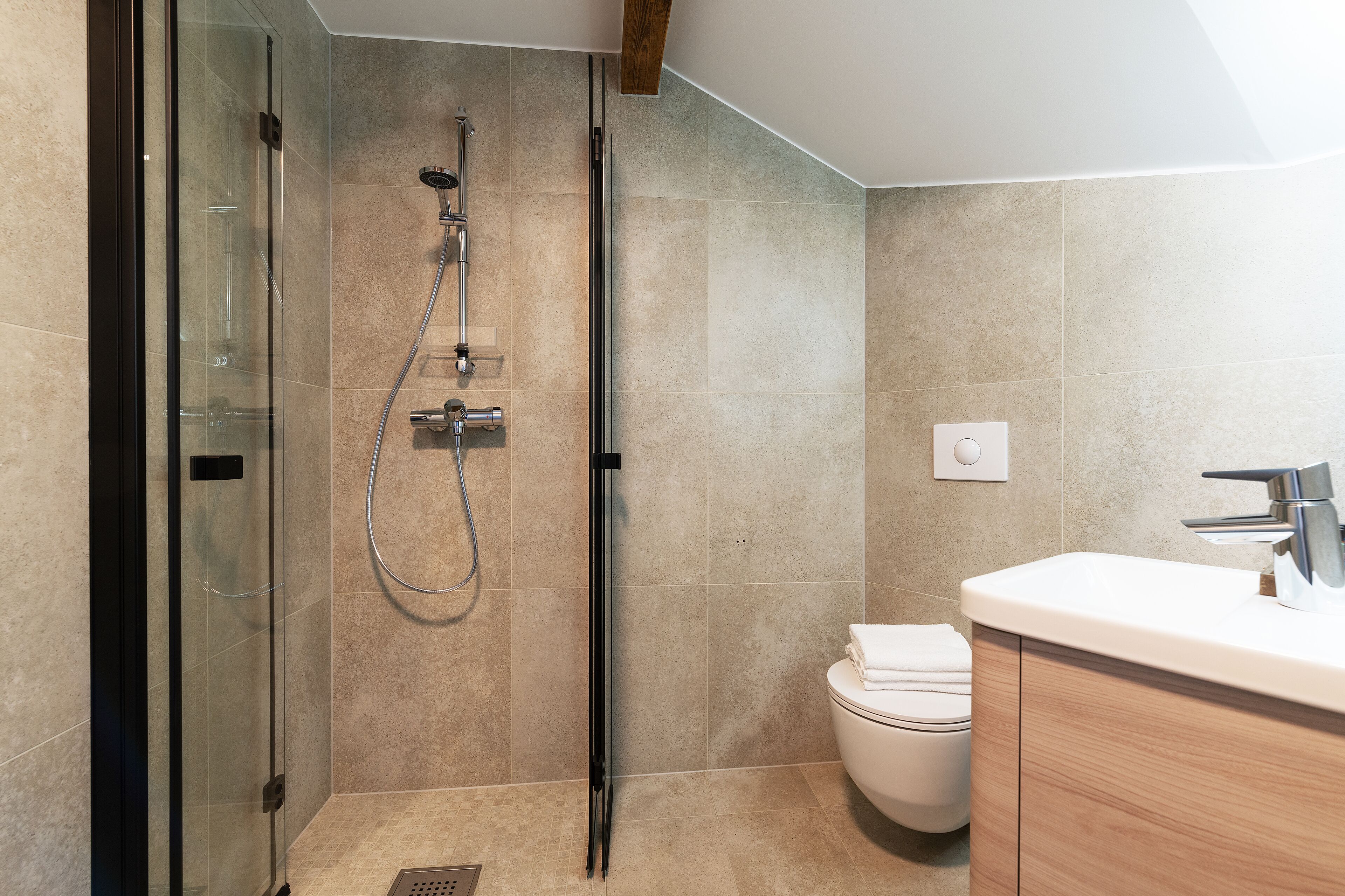 shower, hydromassage showerhead, hair dryer, heated floors